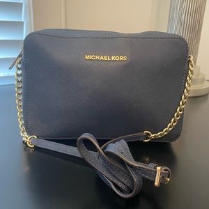 Michael Kors Jet Set Travel chain crossbody bag